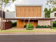 Casa de Condomínio com 4 dormitórios à venda, 700 m² por...