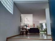 Casa de condomínio com 4 quartos, 505m², à venda em...