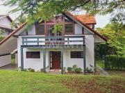 Casa de Condomínio com 4 Quartos e 3 banheiros para...
