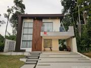 Casa de Condomínio com 4 Quartos e 4 banheiros à Venda,...