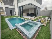 Casa de Condomínio com 4 Quartos e 4 banheiros à Venda,...