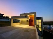 Casa de Condomínio com 4 Quartos e 4 banheiros à Venda,...