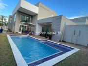 Casa de Condomínio com 4 Quartos e 4 banheiros à Venda,...