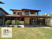 Casa de Condomínio com 4 Quartos e 5 banheiros à Venda,...