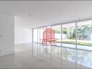 Casa de Condomínio com 4 Quartos e 5 banheiros à Venda,...