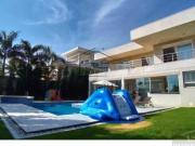 Casa de Condomínio com 4 quartos e 5 banheiros para...