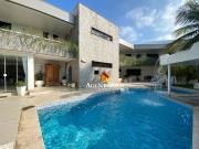 Casa de Condomínio com 4 Quartos e 6 banheiros à Venda,...