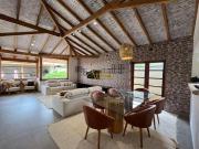 Casa de Condomínio com 4 quartos, Jardim Acapulco,...