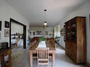 Casa de condomínio com 507 m², 5 quartos sendo 2 suítes...