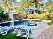 Casa de Condomínio com 5 dorms, Praia do Lázaro, Ubatuba...