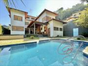 Casa de Condomínio com 5 Quartos e 4 banheiros à Venda,...