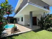 Casa de Condomínio com 5 Quartos e 6 banheiros à Venda,...