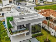 Casa de Condomínio com 5 Quartos e 6 banheiros à Venda,...