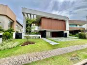 Casa de Condomínio com 5 Quartos e 6 banheiros à Venda,...