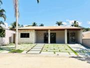 Casa de Condomínio com 5 quartos, Praia do Lázaro,...