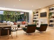 Casa de condomínio com 667.0 m², 3 Suítes à venda no...