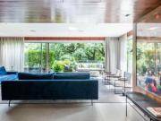 Casa de condomínio com 925 m², 4 quartos sendo 4 suítes...