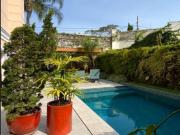 Casa de Condomínio de 310m² 3 suítes 3 vagas em Moema...