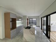 Casa de condomínio de luxo com 4 quartos e 3 suítes no...