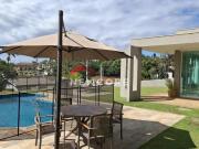 Casa de condomínio em Alameda das Acácias Ville Chamonix...