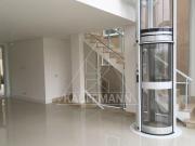 Casa de Condomínio em Alphaville à Venda 4 Suítes e 6...