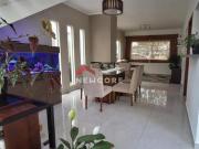 Casa de condomínio em Avenida Maria Thereza da Costa...