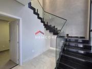 Casa de condomínio em Avenida Prefeito José Lozano...