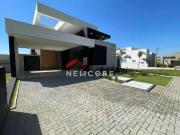 Casa de condomínio em Avenida Roseli Maria Benfica...