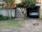 Casa de Condomínio em Cavalhada