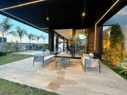 Casa de Condomínio para venda e aluguel em Alphaville...