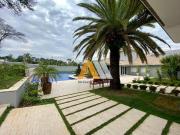 Casa de Condomínio para venda e aluguel em Chácaras...