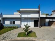 Casa de Condomínio para venda e aluguel em Chácaras...