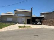 Casa de Condomínio para venda e aluguel em Condomínio...