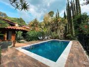 Casa de Condomínio para venda e aluguel em Granja Viana...