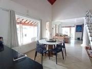 Casa de Condomínio para venda e aluguel em Granja Viana...