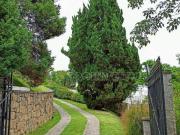 Casa de Condomínio para venda e aluguel em Granja Viana...