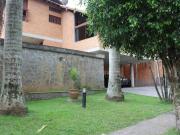 Casa de Condomínio para venda e aluguel em Granja Viana...