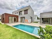 Casa de Condomínio para venda e aluguel em Granja Viana...