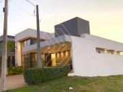 Casa de Condomínio para venda e aluguel em Jardim Maria...