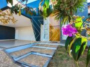 Casa de Condomínio para venda e aluguel em Residencial...