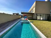 Casa de Condomínio para venda e aluguel em Santa Cândida...