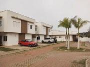 Casa de Condomínio para venda e aluguel em Vargem Grande...