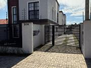 Casa de Condomínio para venda em Capão Raso em Curitiba...