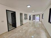 Casa de Condomínio para venda em Chácara Roselândia em...