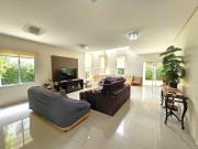 Casa de Condomínio para venda e aluguel em Bosque Do...