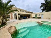 Casa de Condomínio para venda e aluguel em Bosque Do...