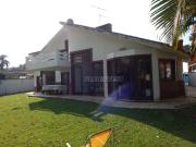 Casa de Condomínio para venda e aluguel em Recanto Impla...
