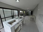 Casa de Condomínio para venda em Granja Viana em Cotia...