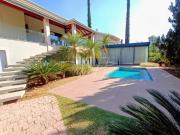 Casa de Condomínio para venda em Jardim Botânico sousas...