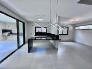 Casa de Condomínio para venda em Jardim Celeste em...